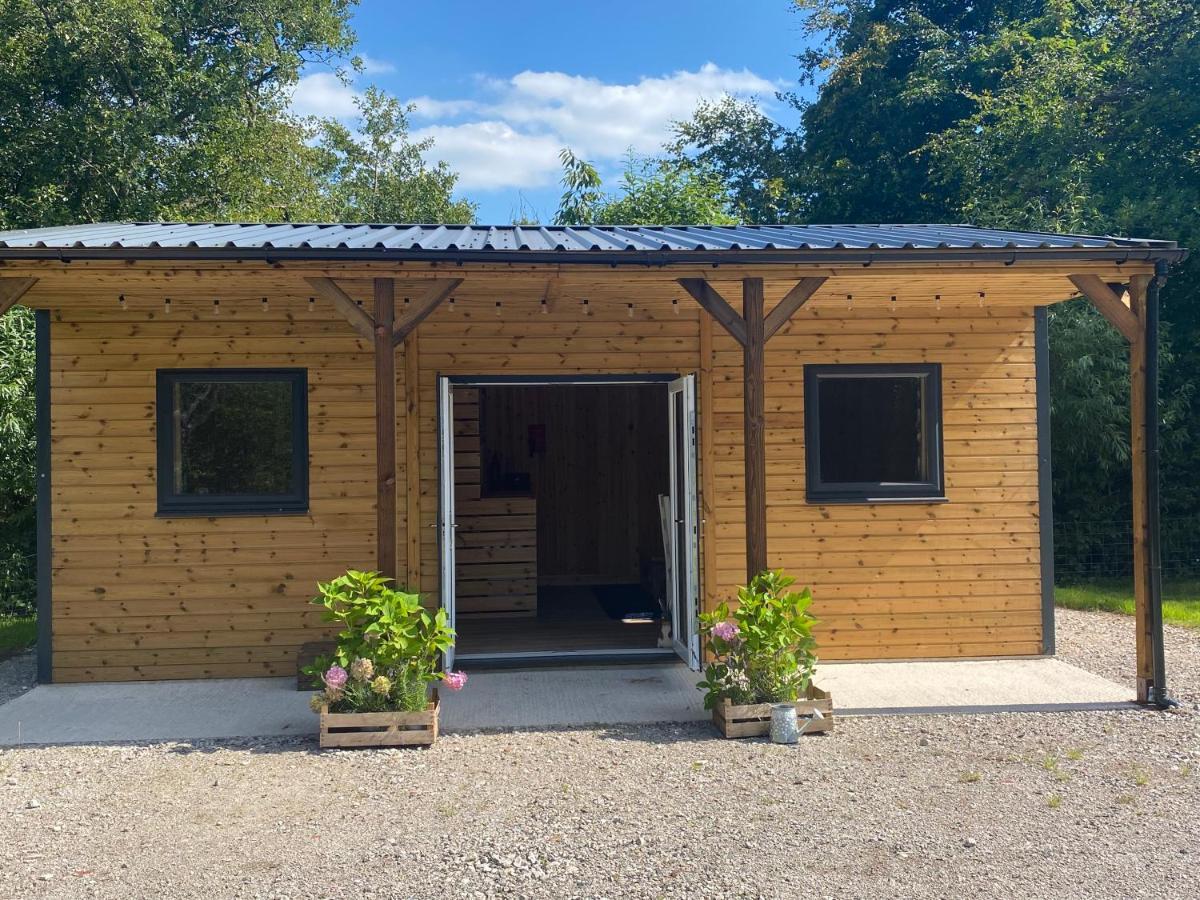 Kingfisher Cabin - Wild Escapes Wrenbury Off Grid Glamping - Ages 12 And Over Baddiley Esterno foto