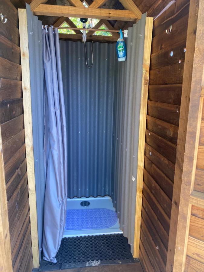 Kingfisher Cabin - Wild Escapes Wrenbury Off Grid Glamping - Ages 12 And Over Baddiley Esterno foto