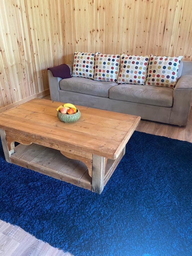 Kingfisher Cabin - Wild Escapes Wrenbury Off Grid Glamping - Ages 12 And Over Baddiley Esterno foto
