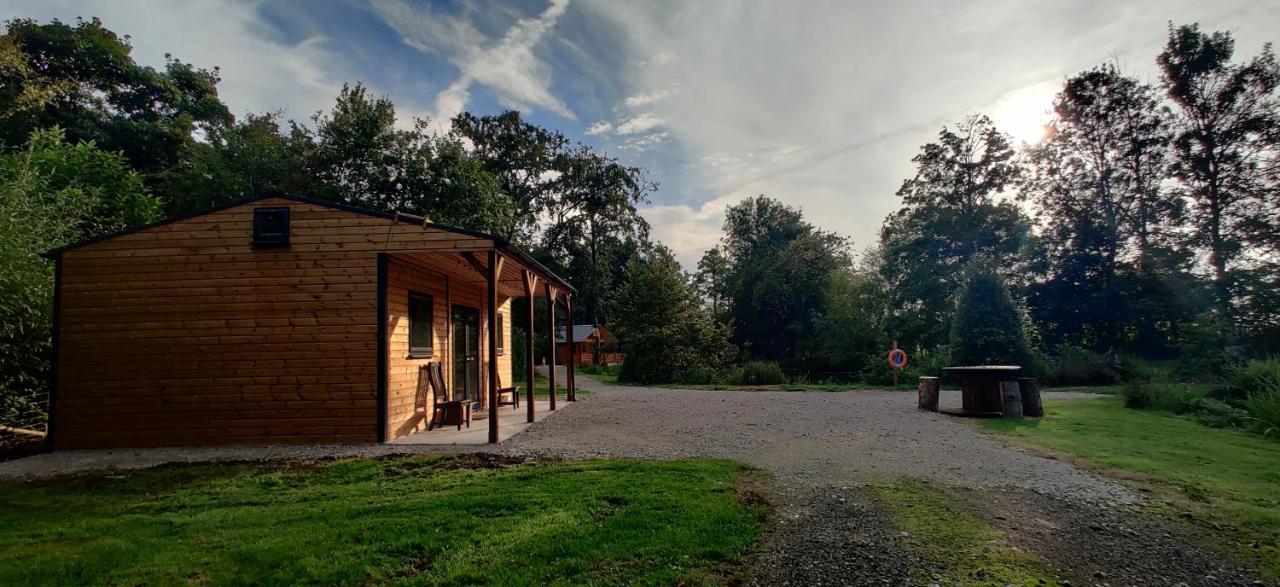 Kingfisher Cabin - Wild Escapes Wrenbury Off Grid Glamping - Ages 12 And Over Baddiley Esterno foto